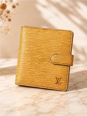 Louis Vuitton mini Epi card case notebook